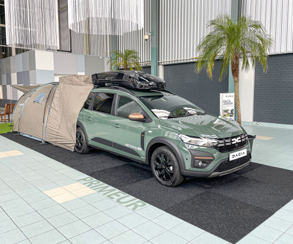 ABD Dacia - Dacia Jogger Sleep pack - tent bevestigd aan achterklep